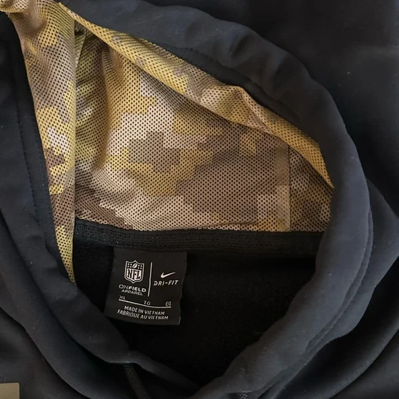 2020 Salute to Service New York Giants Hoodie - Picture 4 of 5